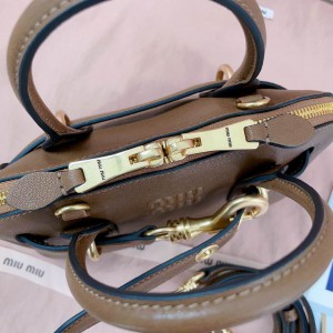 Miu Miu Aventure leather handbag 21x13.5x8cm Bags