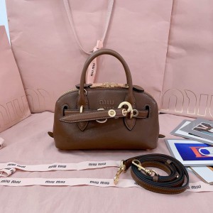 Miu Miu Aventure leather handbag 21x13.5x8cm Bags