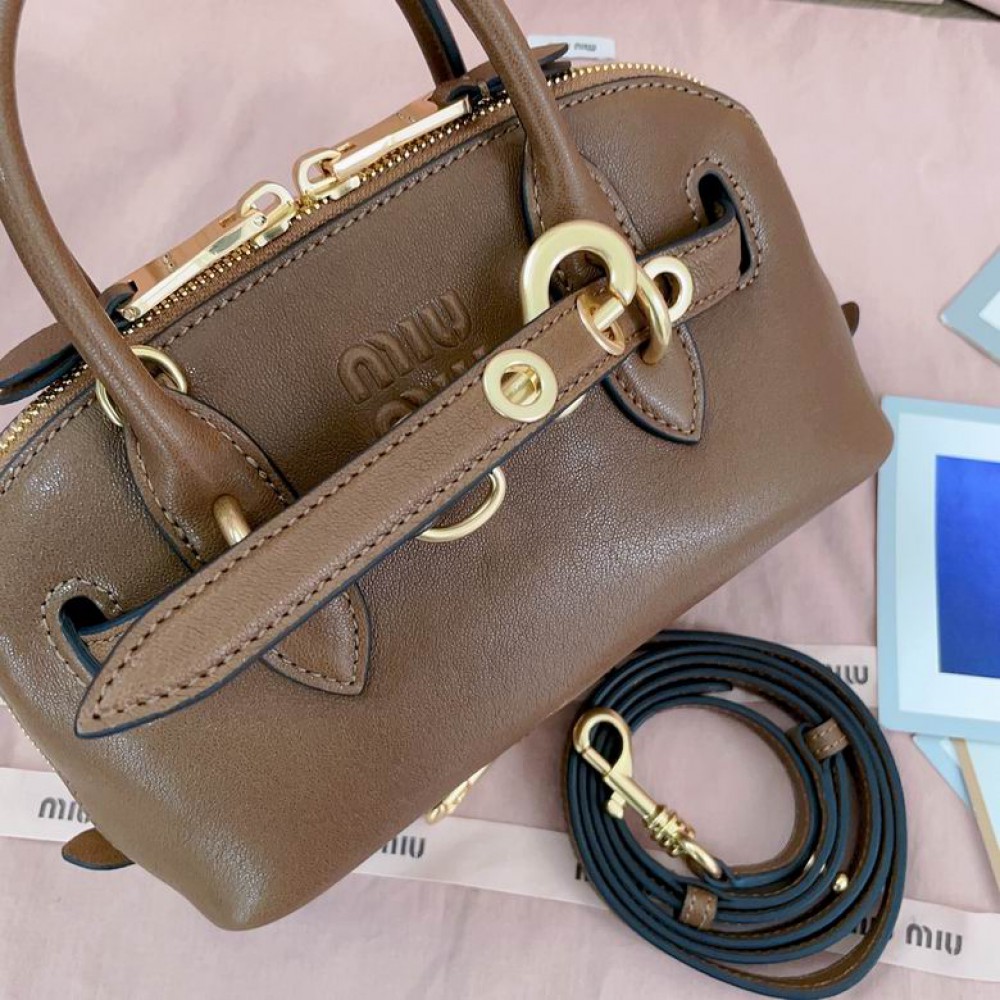 Miu Miu Aventure leather handbag 21x13.5x8cm Bags