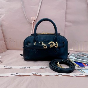 Miu Miu Aventure leather handbag 21x13.5x8cm Bags