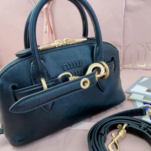 Miu Miu Aventure leather handbag 21x13.5x8cm Bags