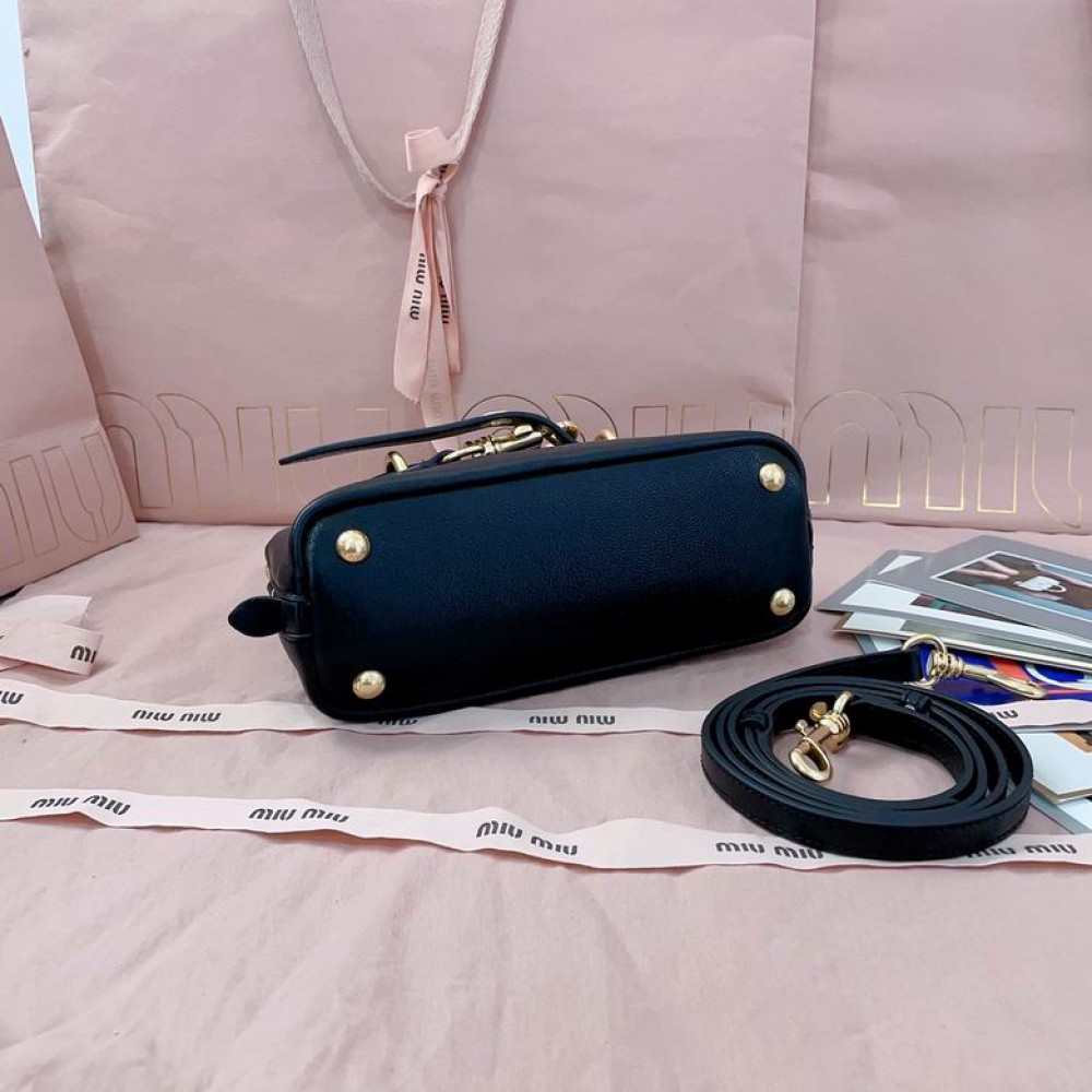 Miu Miu Aventure leather handbag 21x13.5x8cm Bags