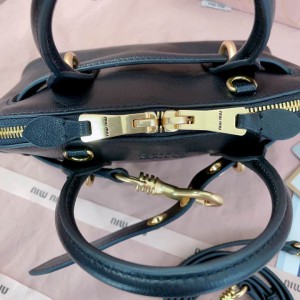 Miu Miu Aventure leather handbag 21x13.5x8cm Bags