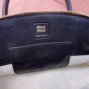 Miu Miu Aventure leather handbag 21x13.5x8cm Bags