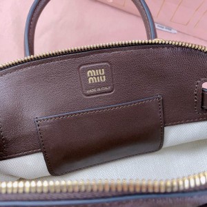 Miu Miu Aventure leather handbag 21x13.5x8cm Bags