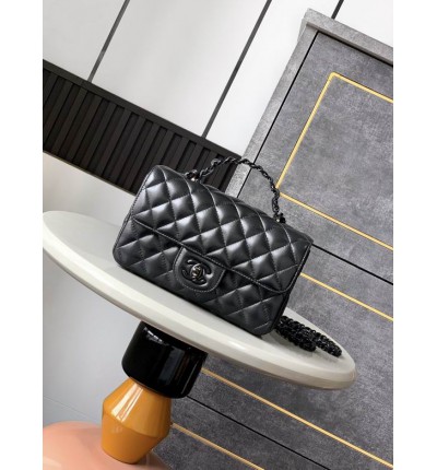 Chanel coco flap bag leather lambskin 12.5x20x6cm