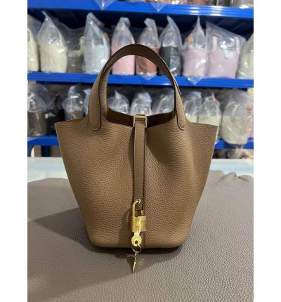Hermes Picotin Lock 18 bag L 18 x H 19 x D 13 cm