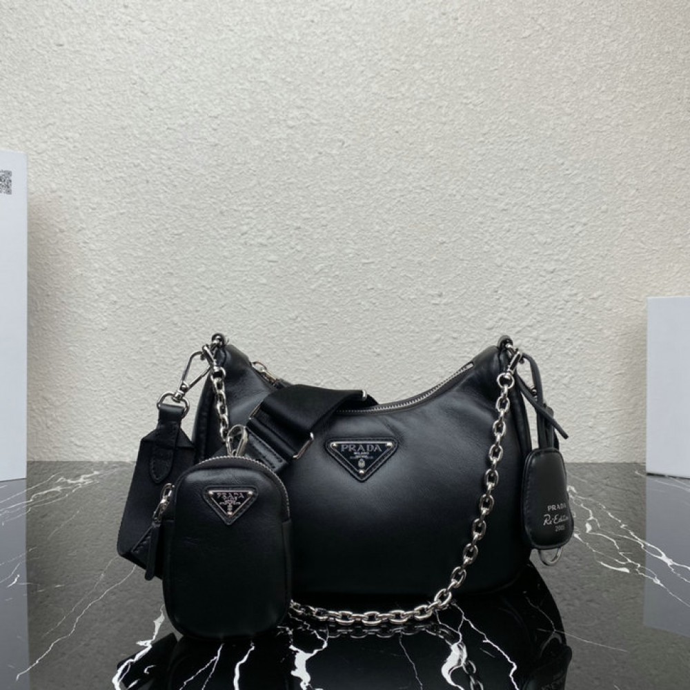 Prada re edition 2005 leather soft 22x18x6.5cm Prada shoulder bags