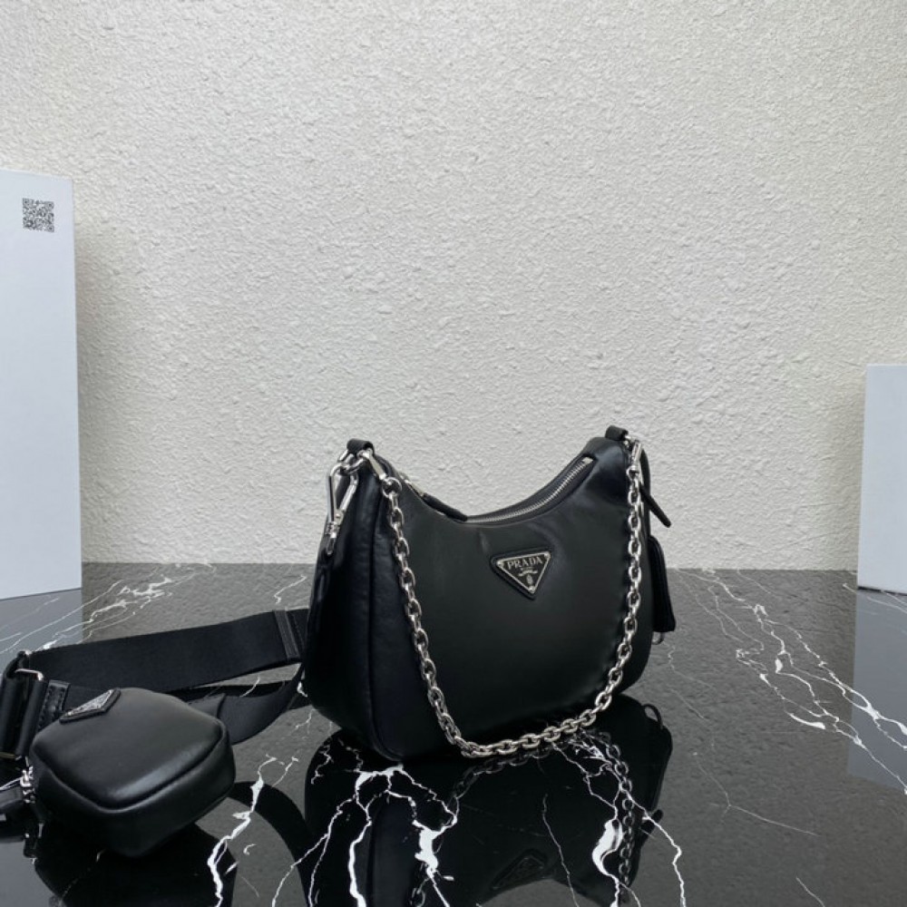 Prada re edition 2005 leather soft 22x18x6.5cm Prada shoulder bags