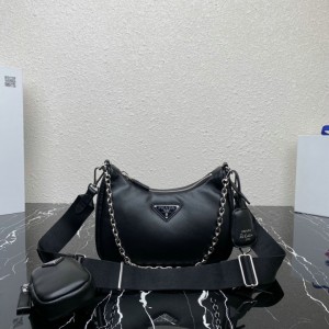 Prada re edition 2005 leather soft 22x18x6.5cm Prada shoulder bags
