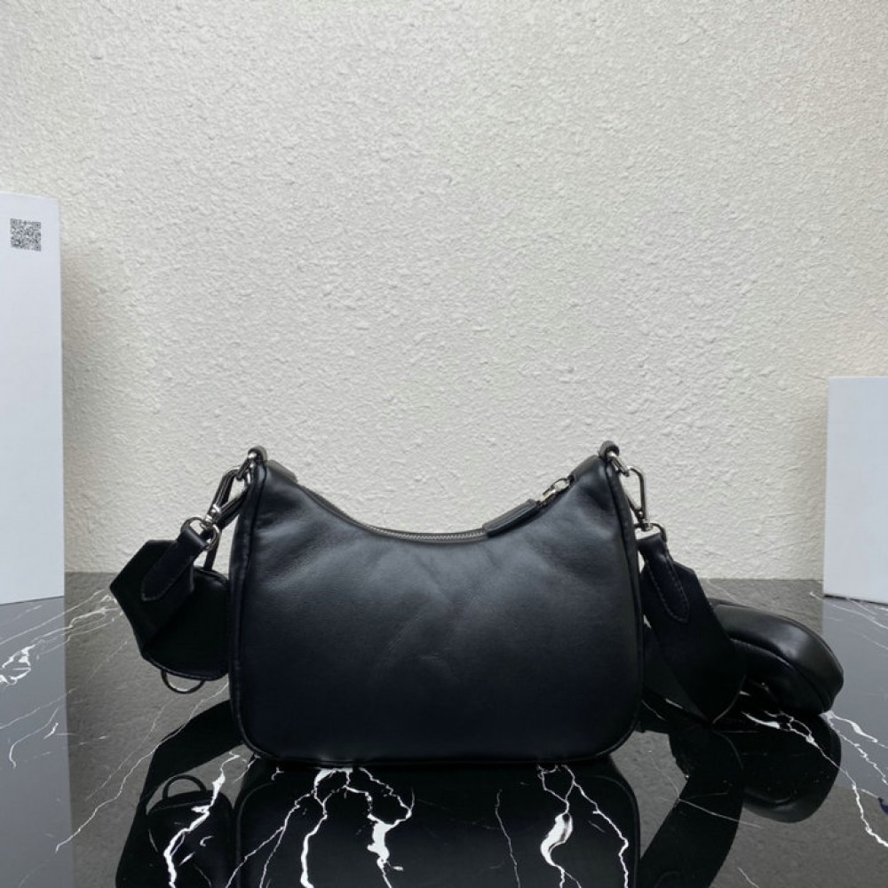 Prada re edition 2005 leather soft 22x18x6.5cm Prada shoulder bags