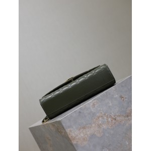 Ysl envelope medium in quilted grain de poudre embossed leather 24x17.5x6cm Bags