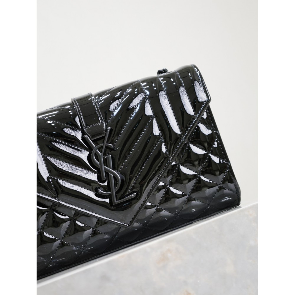 Ysl envelope small in patent leather 21x13x6cm Bags