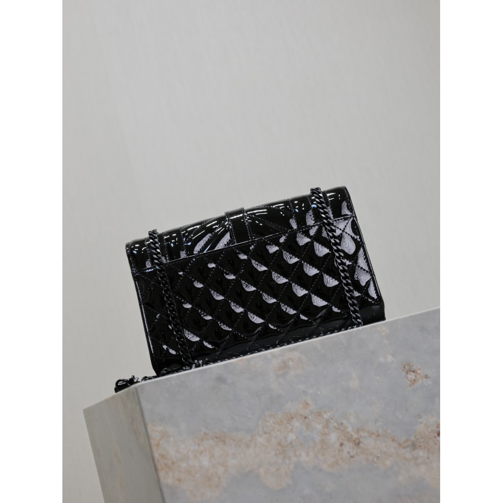 Ysl envelope small in patent leather 21x13x6cm Bags