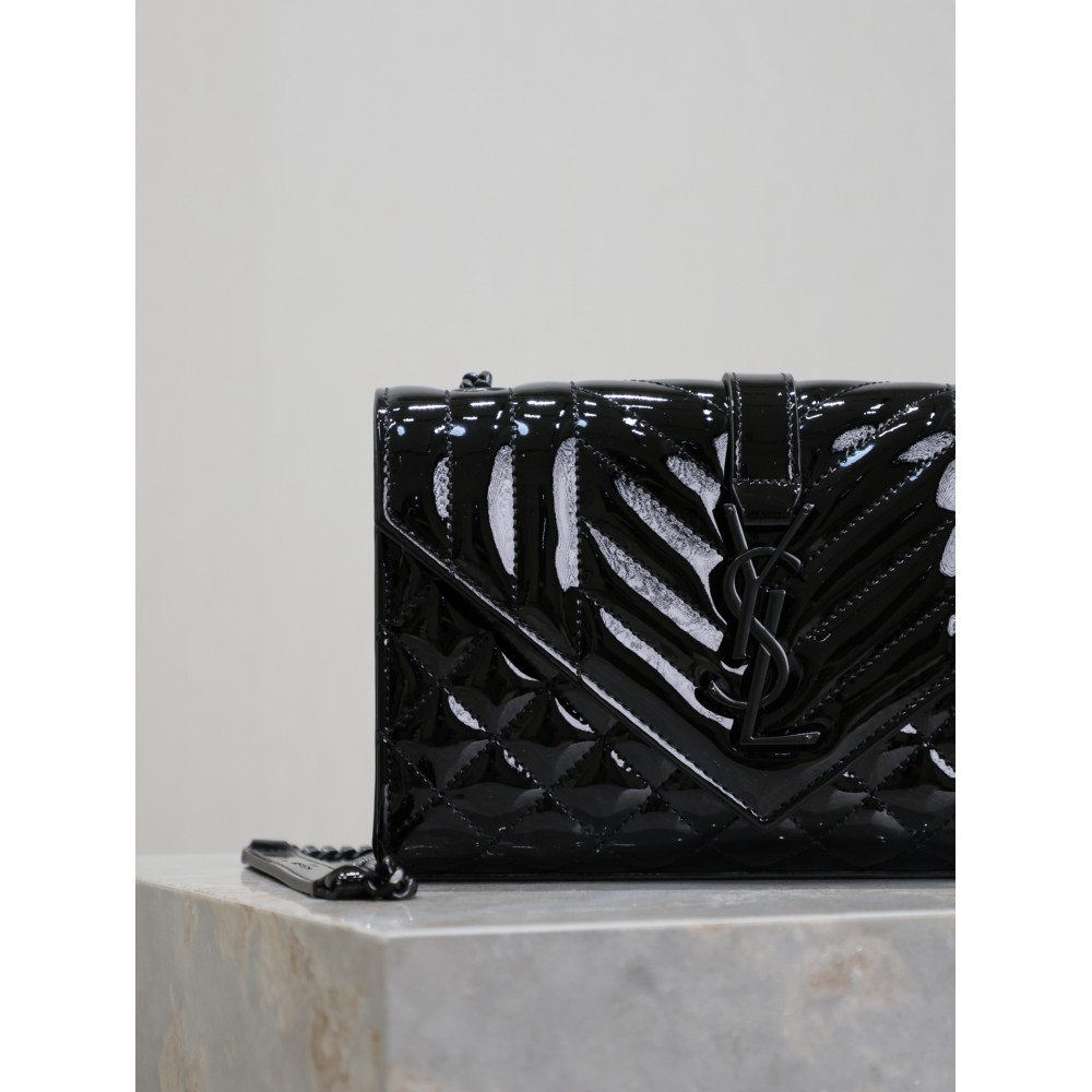 Ysl envelope small in patent leather 21x13x6cm Bags