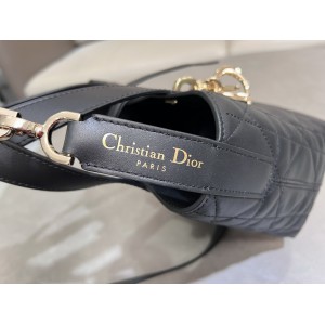 Dior Toujours Vertical Tote Bag small 18.5 x 18.5 x 12 cm Bags