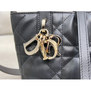 Dior Toujours Vertical Tote Bag small 18.5 x 18.5 x 12 cm Bags