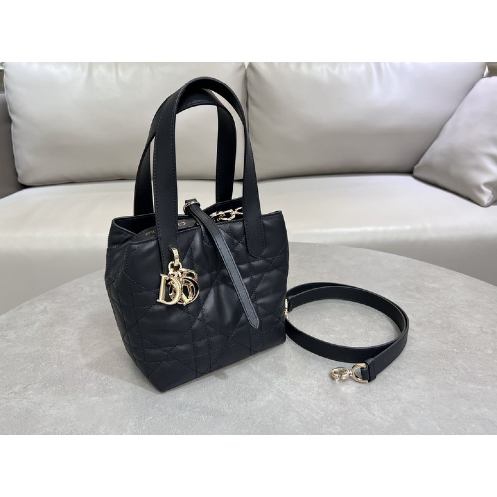 Dior Toujours Vertical Tote Bag small 18.5 x 18.5 x 12 cm Bags