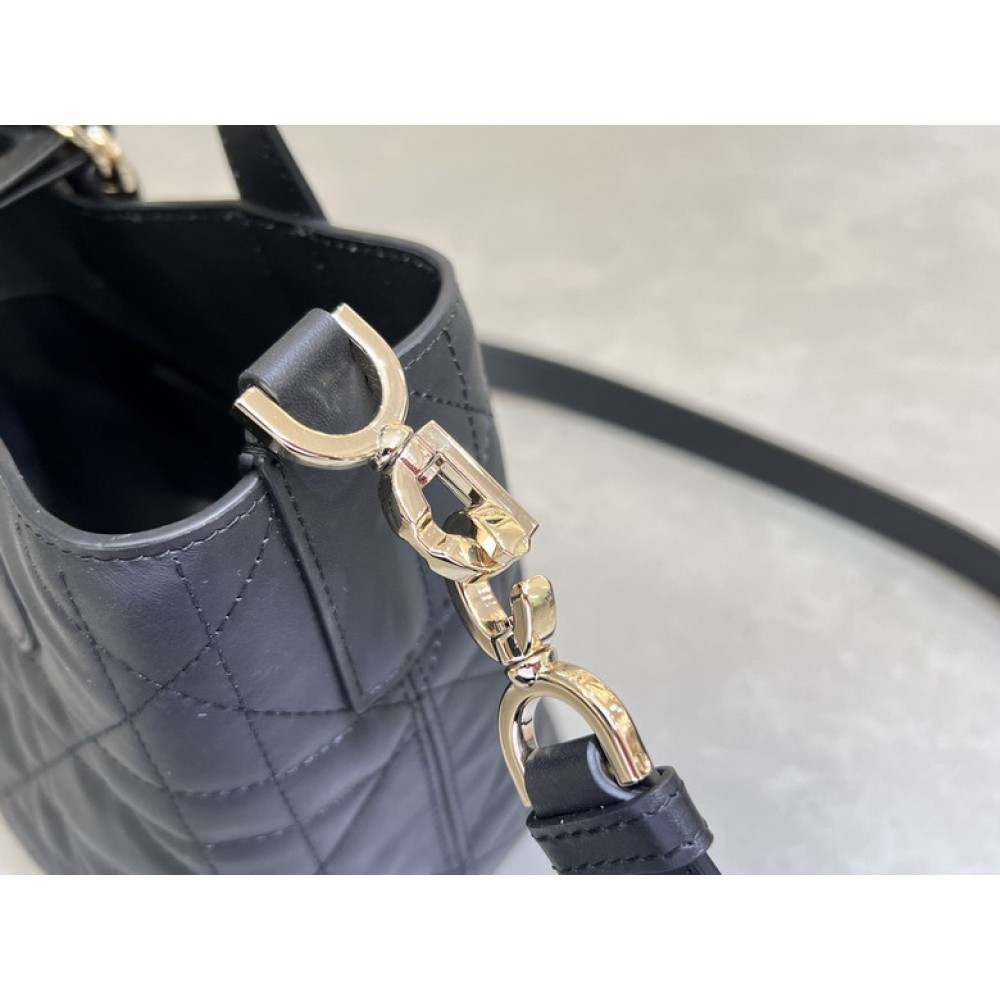 Dior Toujours Vertical Tote Bag small 18.5 x 18.5 x 12 cm Bags