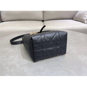 Dior Toujours Vertical Tote Bag small 18.5 x 18.5 x 12 cm Bags