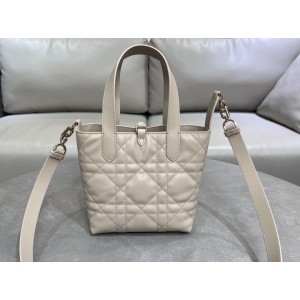 Dior Toujours Vertical Tote Bag small 18.5 x 18.5 x 12 cm Bags