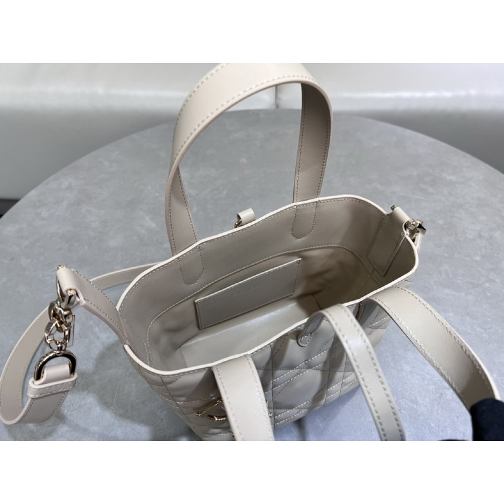 Dior Toujours Vertical Tote Bag small 18.5 x 18.5 x 12 cm Bags