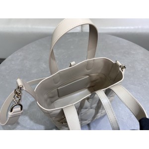 Dior Toujours Vertical Tote Bag small 18.5 x 18.5 x 12 cm Bags