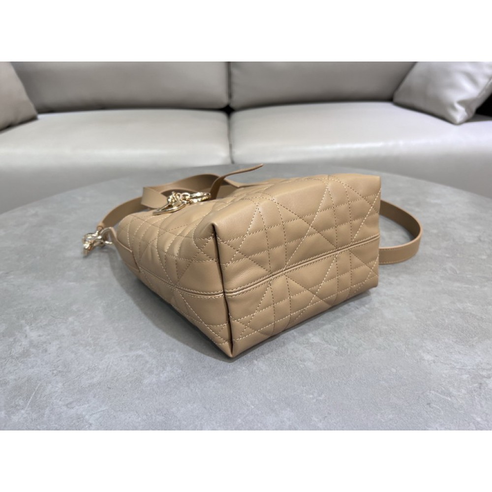 Dior Toujours Vertical Tote Bag small 18.5 x 18.5 x 12 cm Bags