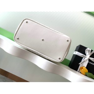 Chanel leather tote bag 30x25x15cm Bags