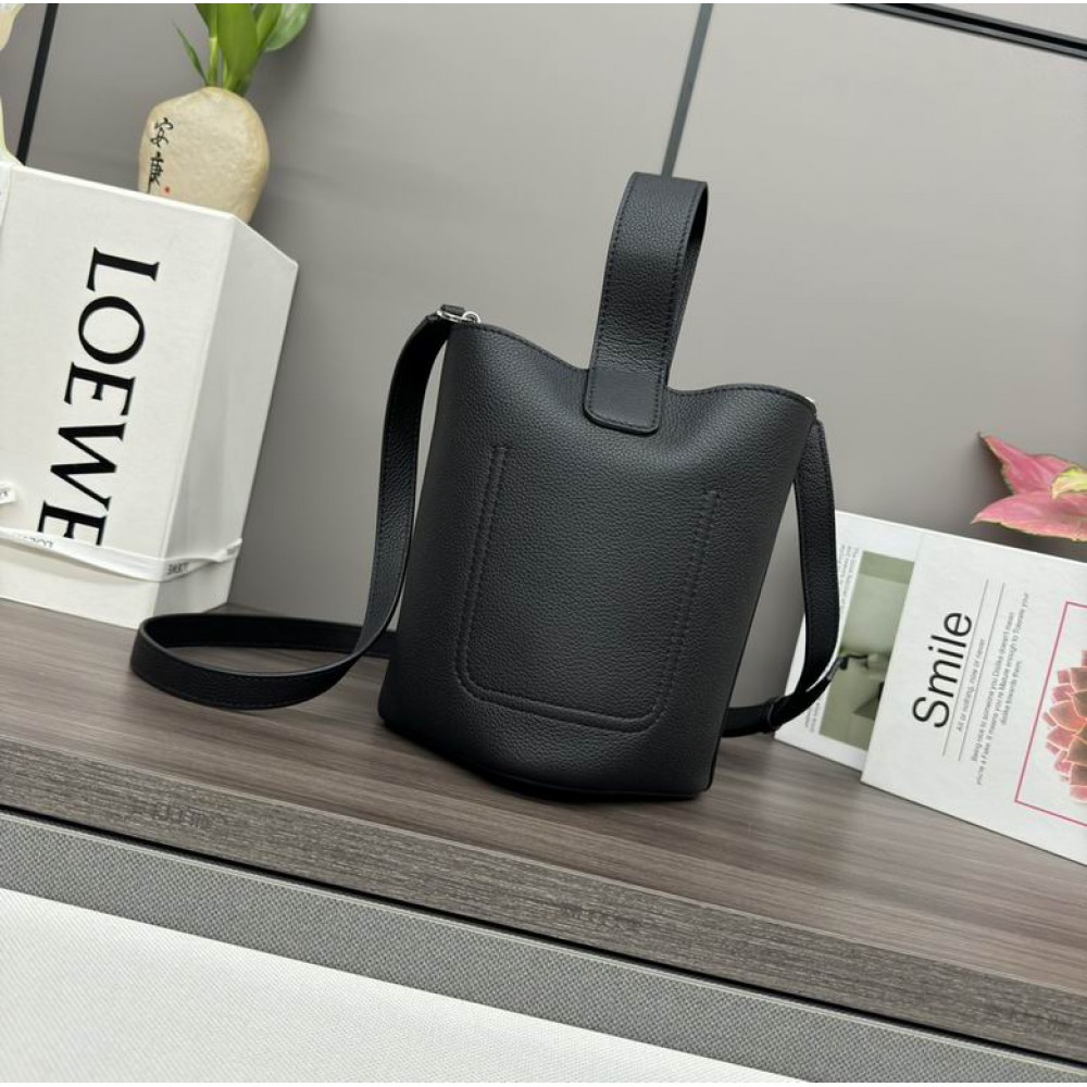 Loewe pebble bucket 16x16x19.5cm Bags