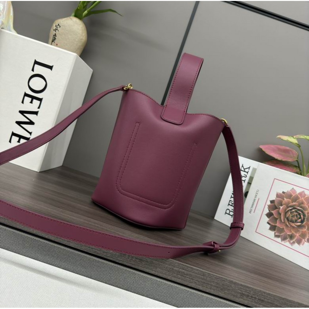 Loewe pebble bucket 16x16x19.5cm Bags