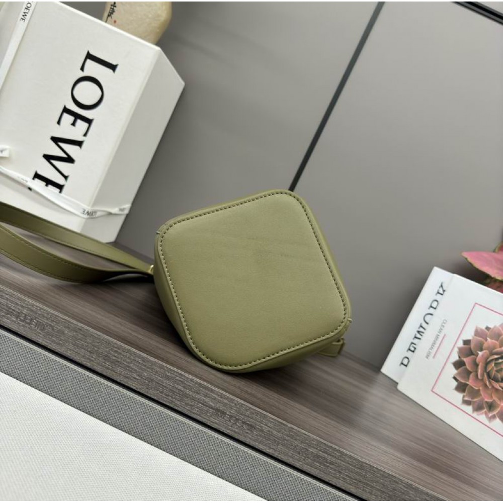 Loewe pebble bucket 16x16x19.5cm Bags