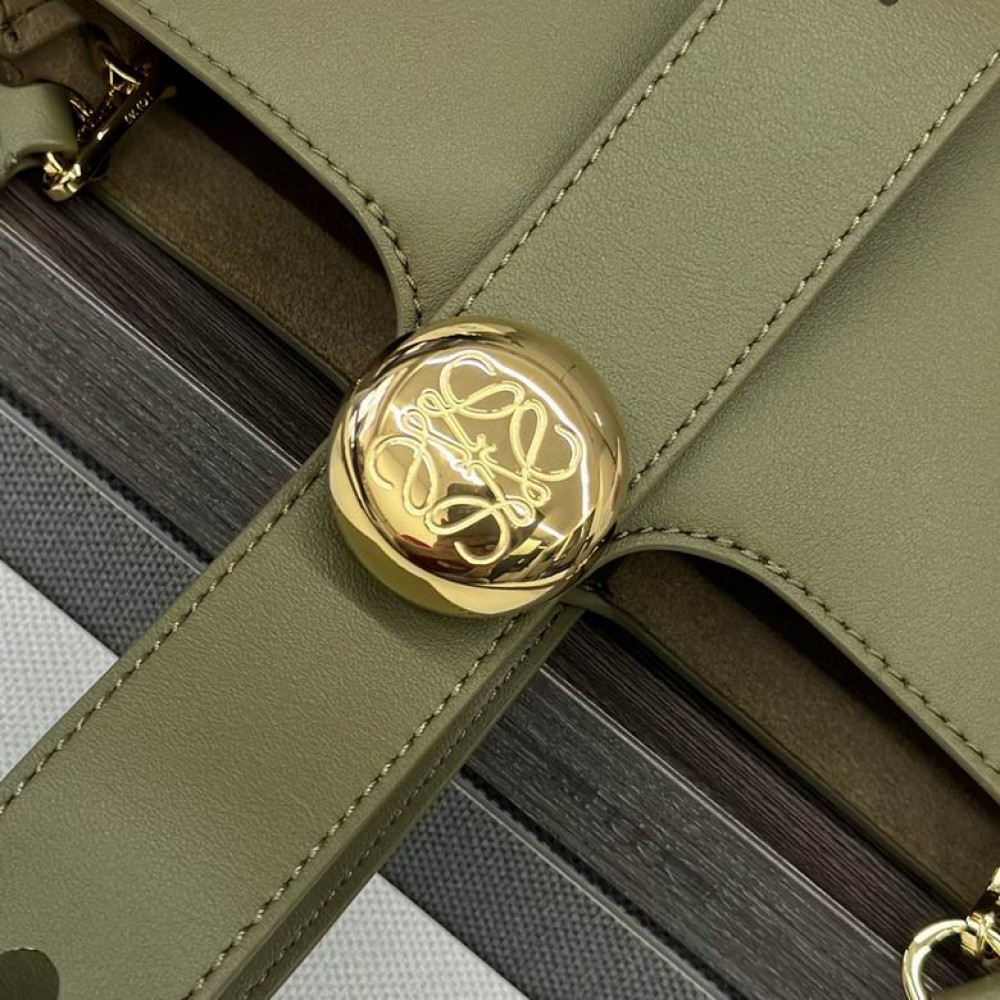 Loewe pebble bucket 16x16x19.5cm Bags