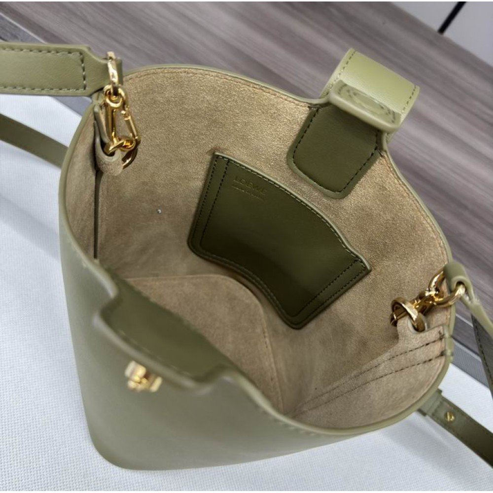 Loewe pebble bucket 16x16x19.5cm Bags