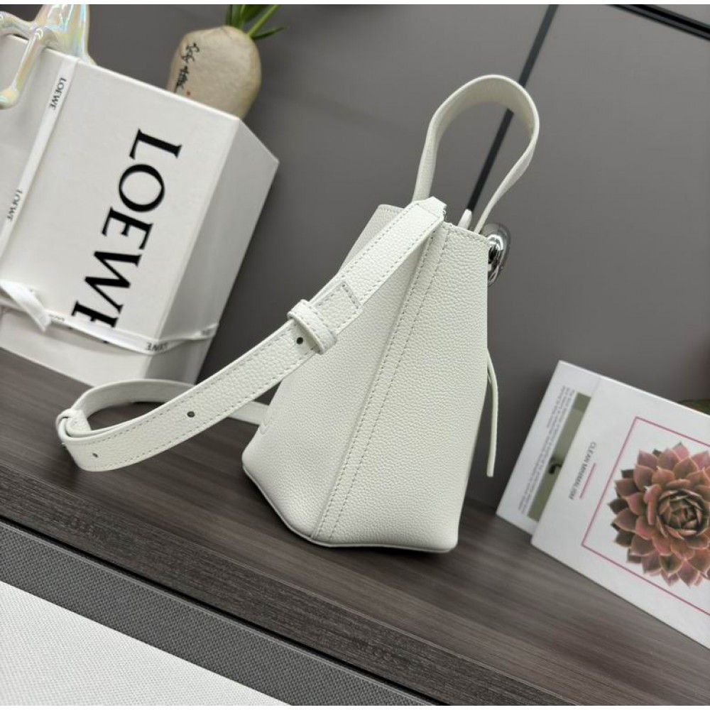 Loewe pebble bucket 16x16x19.5cm Bags