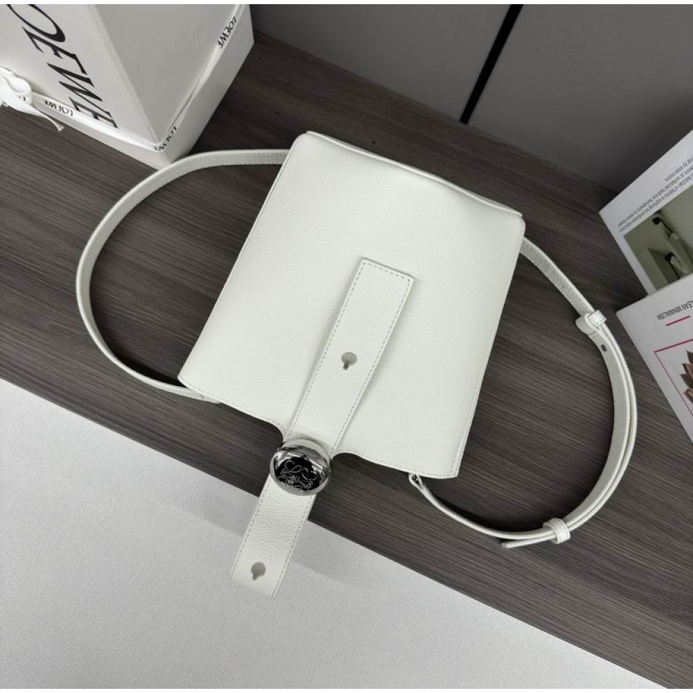 Loewe pebble bucket 16x16x19.5cm Bags