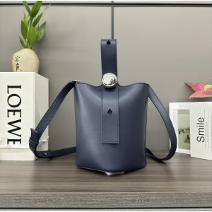Loewe pebble bucket 16x16x19.5cm Bags