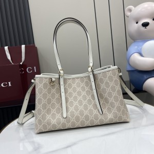 Gucci GG Emblem medium tote bag 815214 30x18x11cm Bags