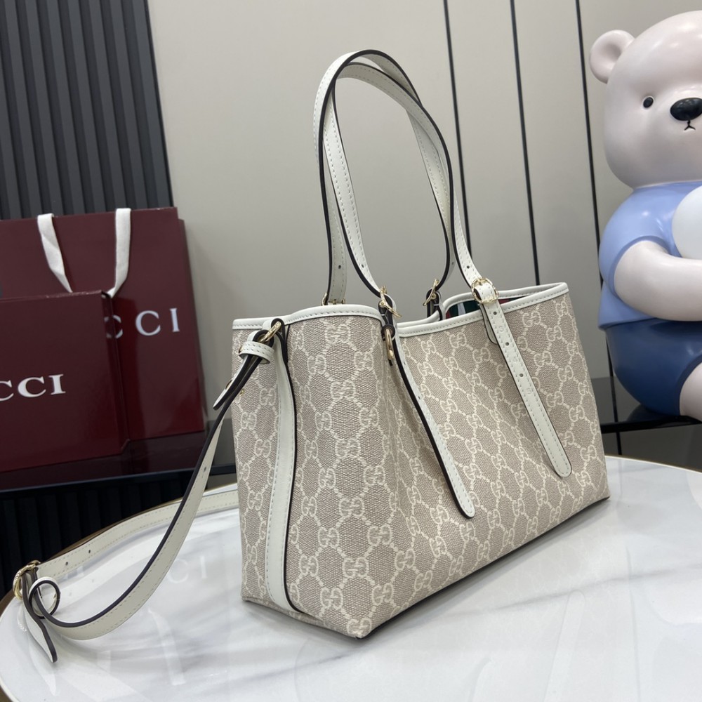 Gucci GG Emblem medium tote bag 815214 30x18x11cm Bags