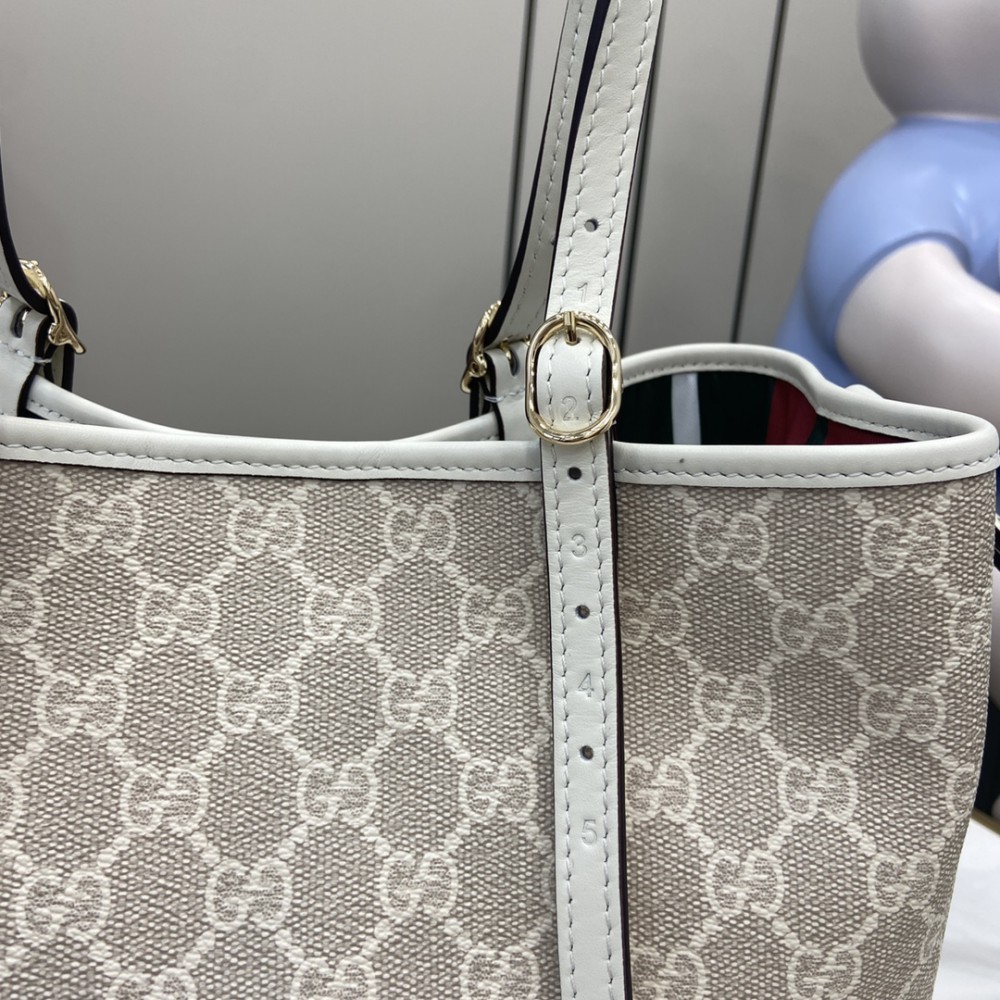 Gucci GG Emblem medium tote bag 815214 30x18x11cm Bags
