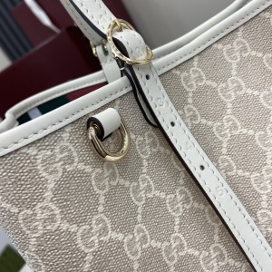 Gucci GG Emblem medium tote bag 815214 30x18x11cm Bags