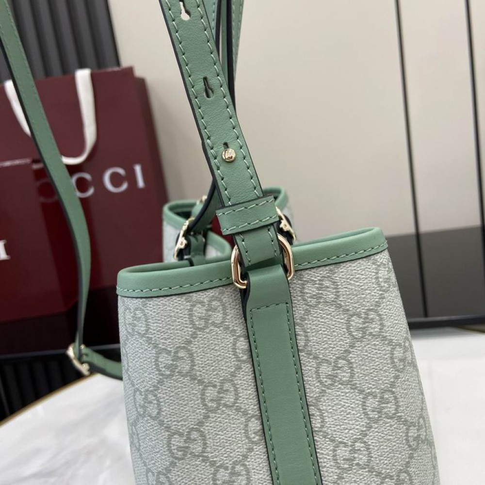 Gucci GG Emblem medium tote bag 815214 30x18x11cm Bags