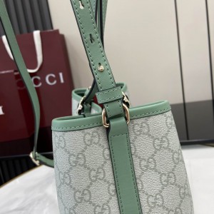 Gucci GG Emblem medium tote bag 815214 30x18x11cm Bags