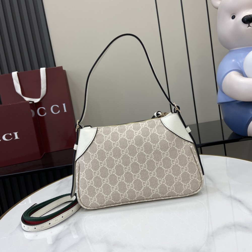 Gucci GG Emblem small shoulder bag 815218 24.5x16x5cm Bags
