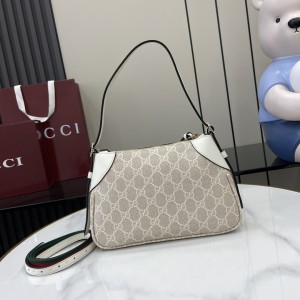 Gucci GG Emblem small shoulder bag 815218 24.5x16x5cm Bags