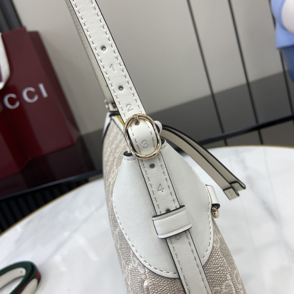 Gucci GG Emblem small shoulder bag 815218 24.5x16x5cm Bags