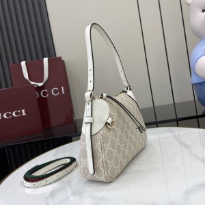 Gucci GG Emblem small shoulder bag 815218 24.5x16x5cm Bags