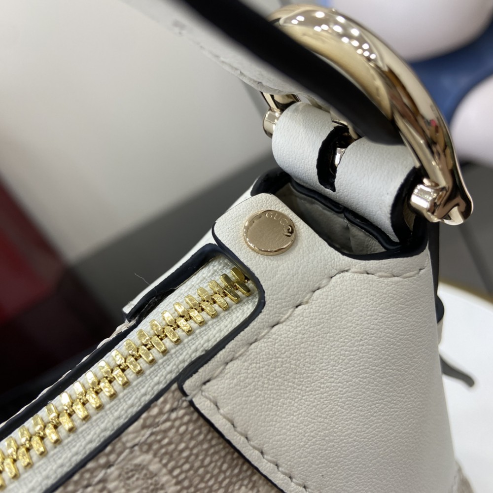 Gucci GG Emblem small shoulder bag 815218 24.5x16x5cm Bags