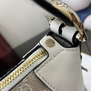 Gucci GG Emblem small shoulder bag 815218 24.5x16x5cm Bags