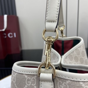 Gucci GG Emblem medium bucket bag 815103 25x25x15.5cm Bags